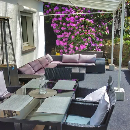 Ferienhaus Mit Sauna, Whirlpool Und Garten