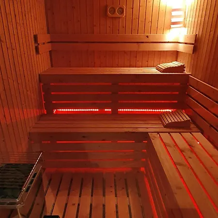 Ferienhaus Mit Sauna, Whirlpool Und Garten Casa de Férias *
